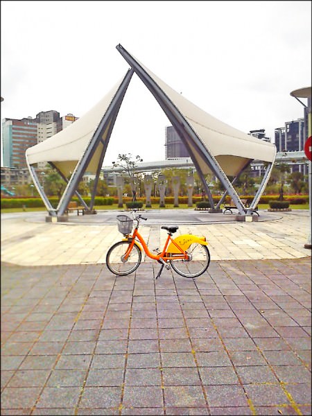 圖為YouBike新莊區昌平公園站。(交通局提供)